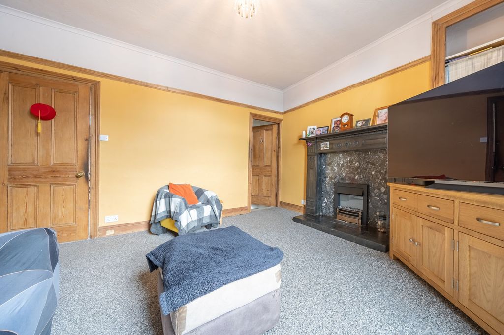 Property photo 2 of 23