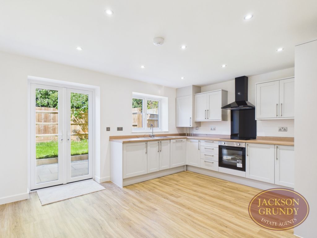 Property photo 2 of 13 Balmoral Road