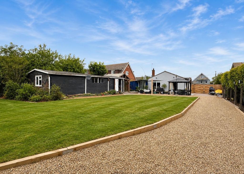 Property photo 3 of 30 C5A556A2-Bb3C-4D60-B7C8-69Bc4421Bab0.Png