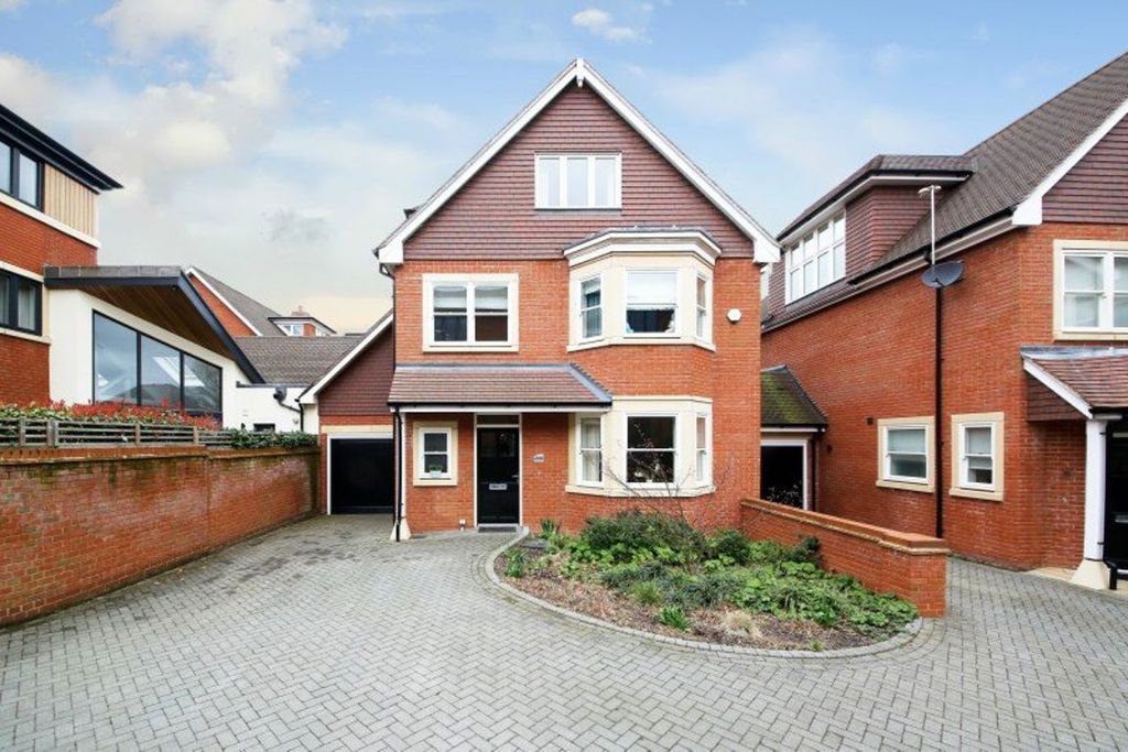 Property photo 1 of 10