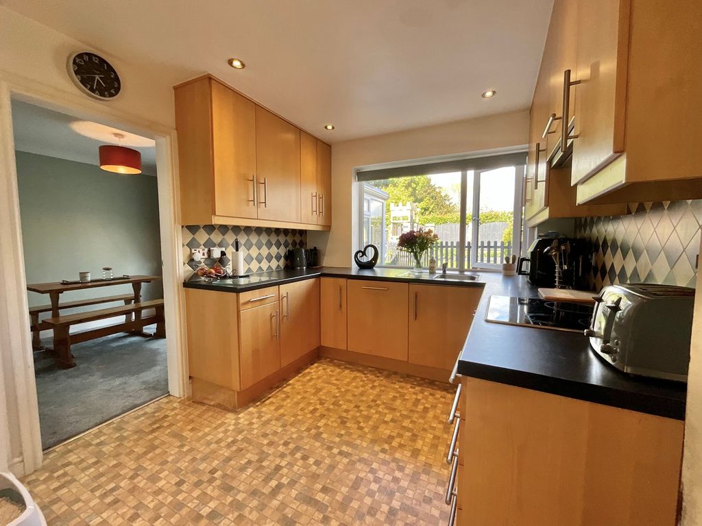 Property photo 3 of 34