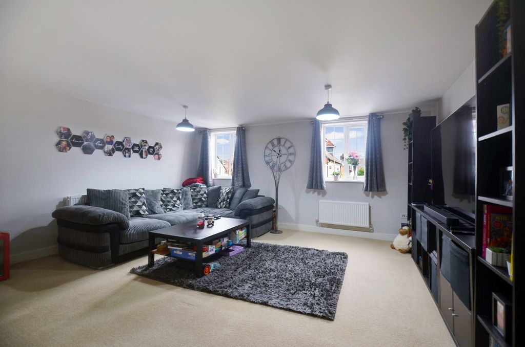 Property photo 3 of 19 Open Plan Living Area_Pic_ (3).Jpg