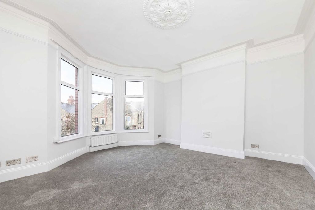 Property photo 1 of 3