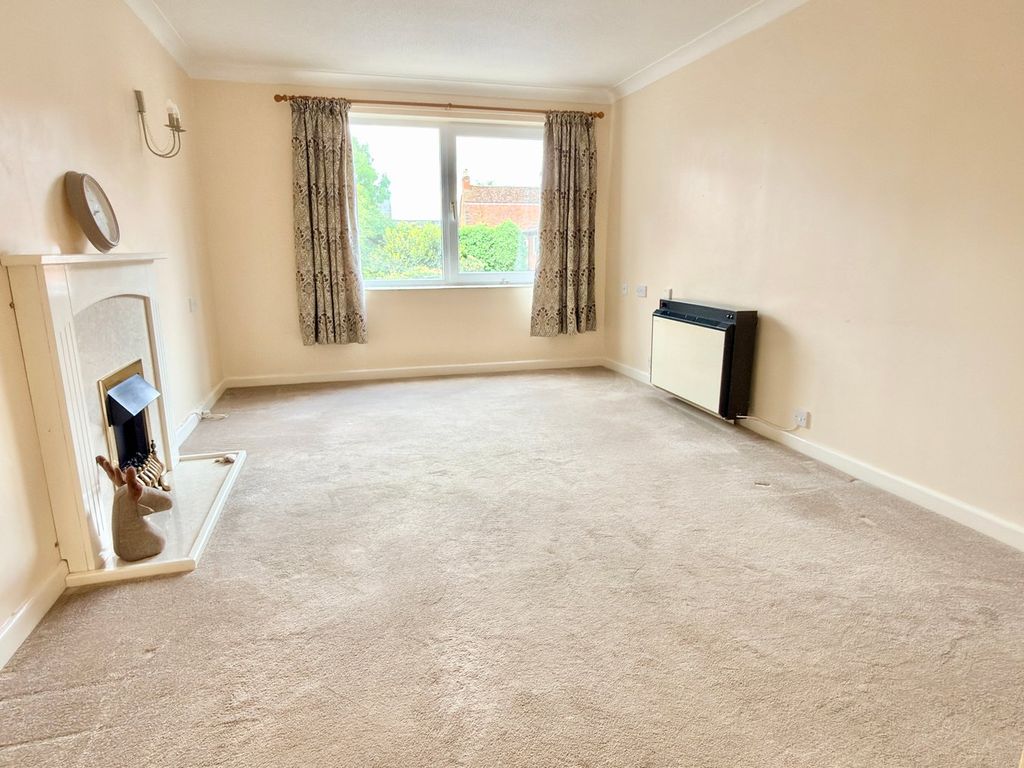 Property photo 2 of 8