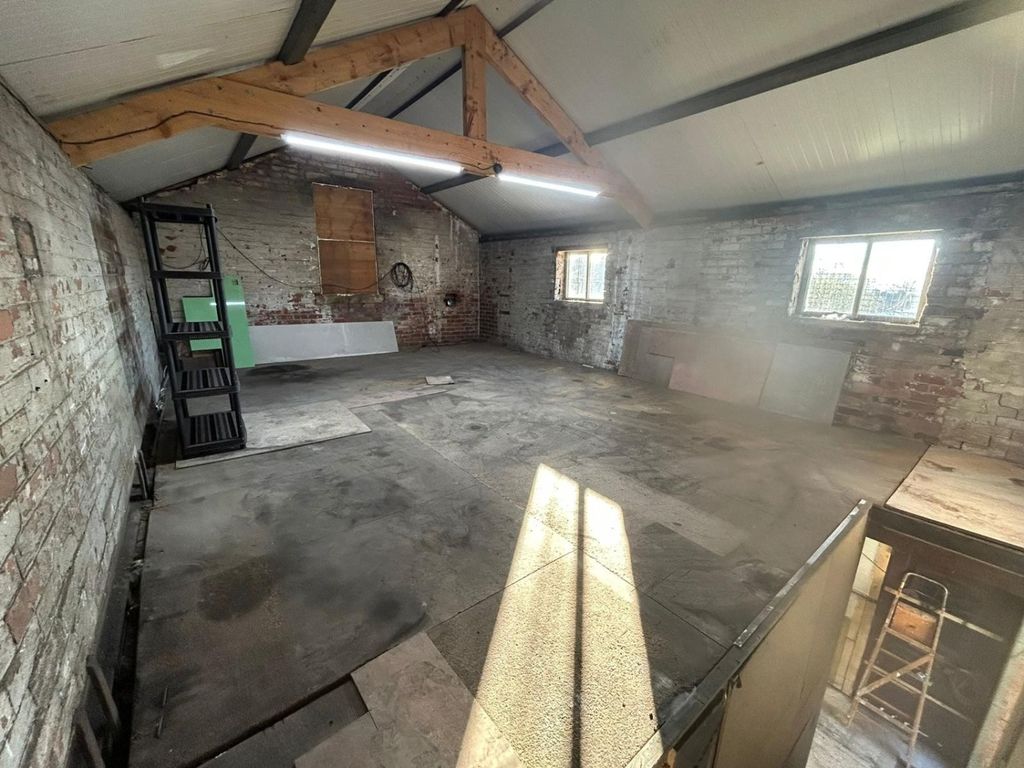 Property photo 2 of 6 7