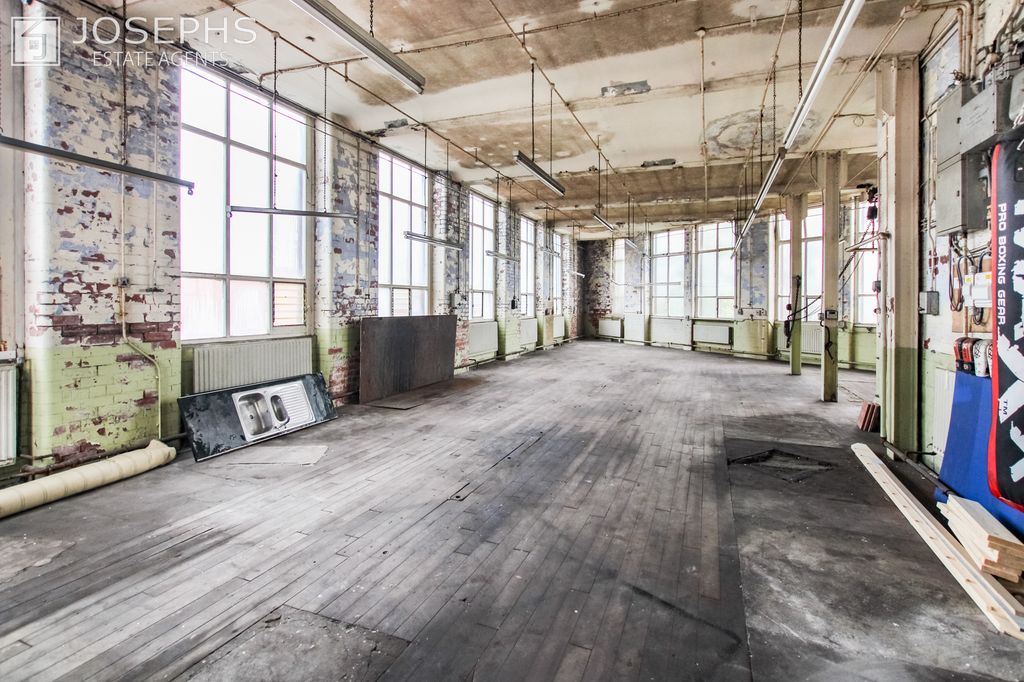 Property photo 2 of 4