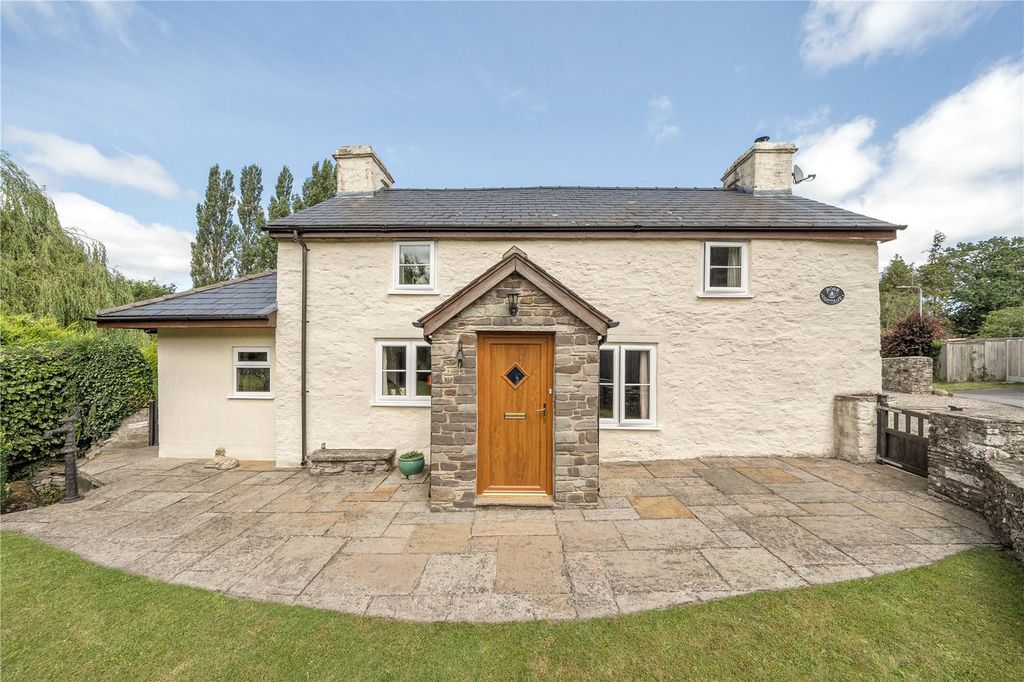 Property photo 1 of 21 External Shot