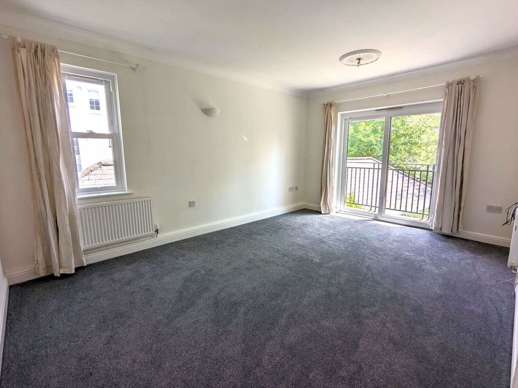 Property photo 2 of 11 Photo 10