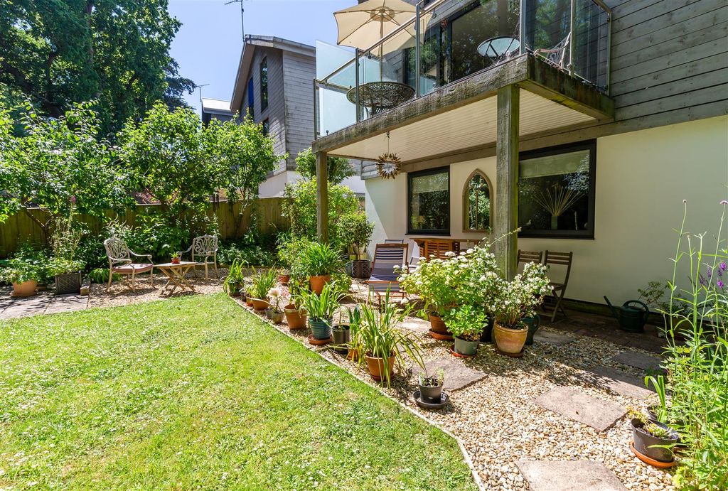 Property photo 1 of 37