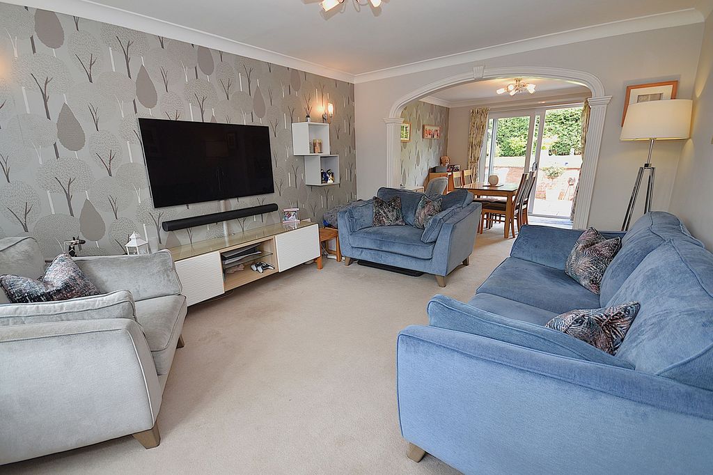 Property photo 3 of 22 4