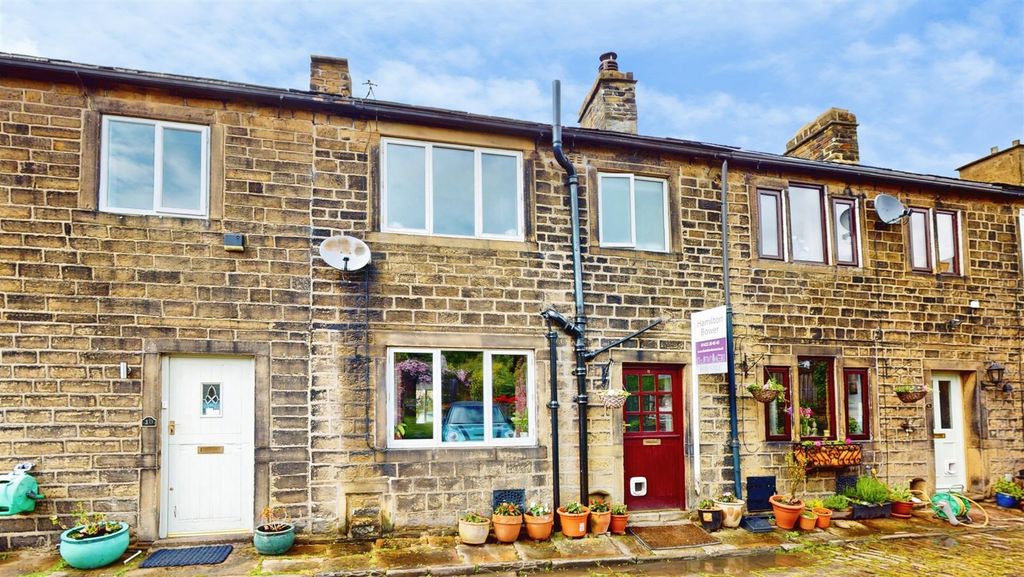 Property photo 1 of 16 External
