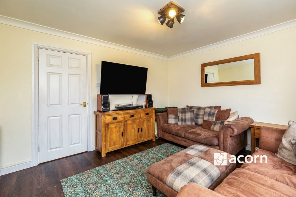 Property photo 2 of 10 c3d72300-F4Fa-F01...