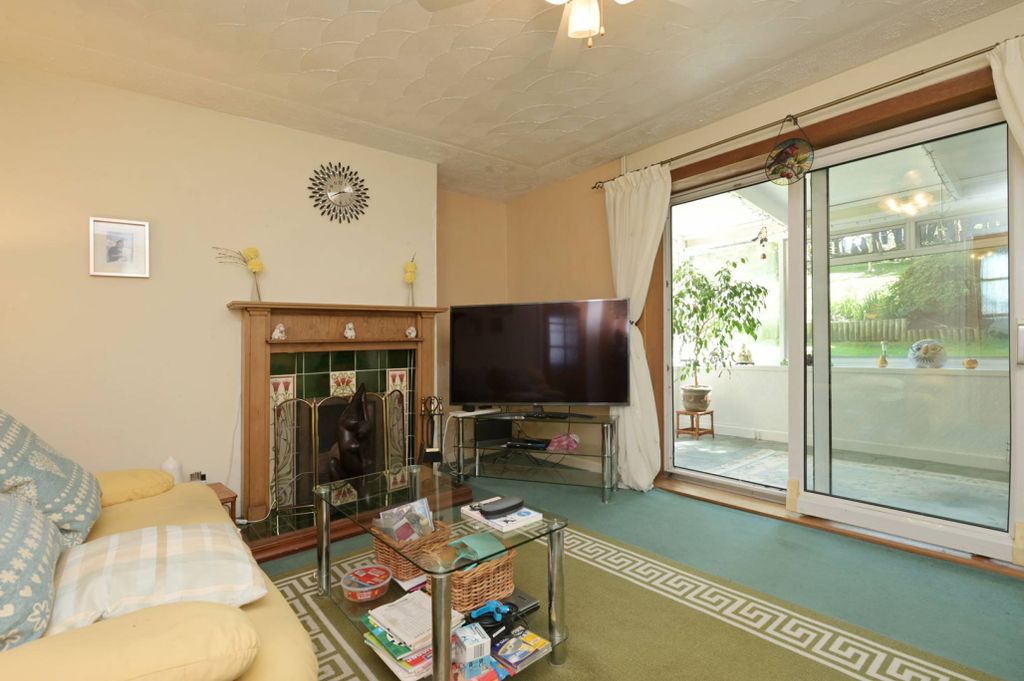 Property photo 3 of 27