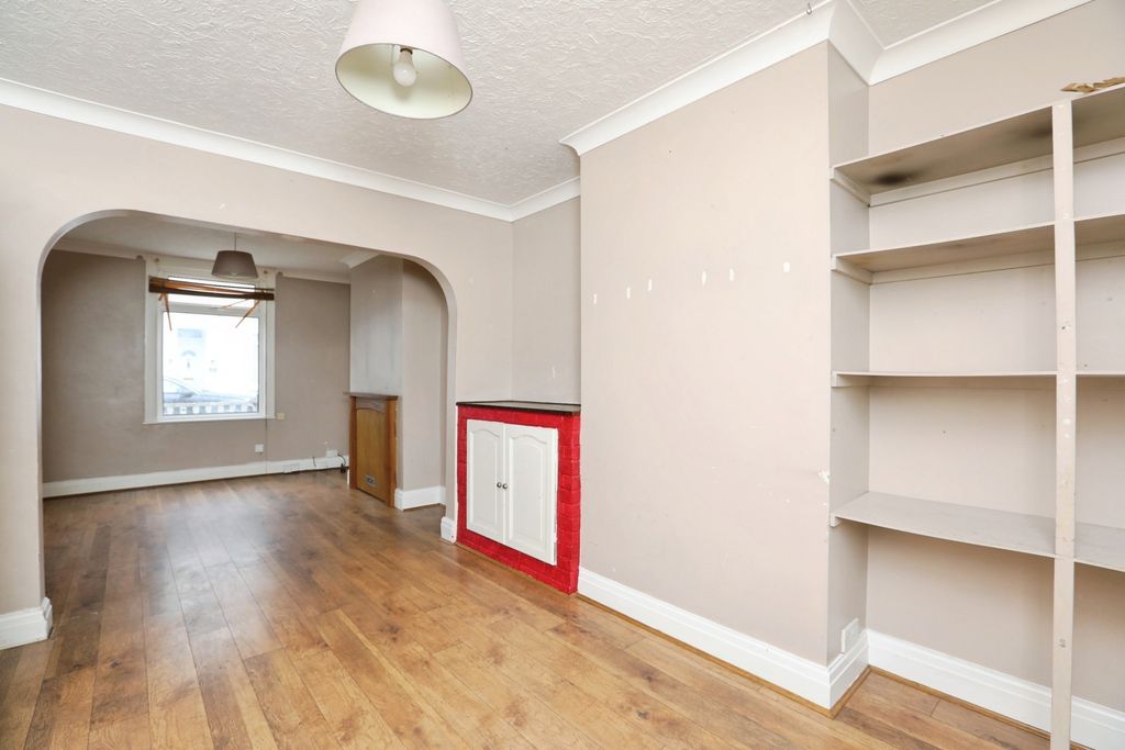 Property photo 3 of 11 Pbox-Img.Jpg
