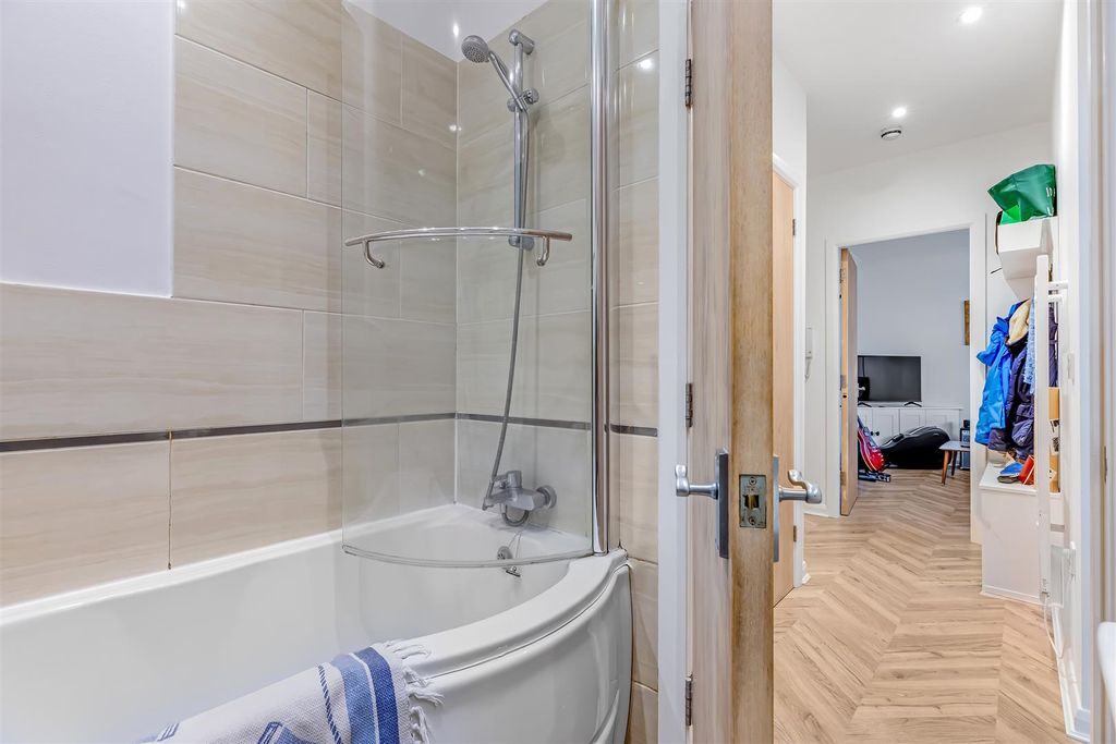 Additional image 14 of 1 bed flat for saleParish Gate, Burley In Wharfedale, Ilkley LS29