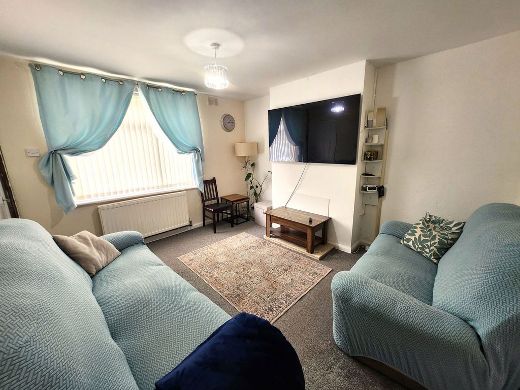 Property photo 3 of 12