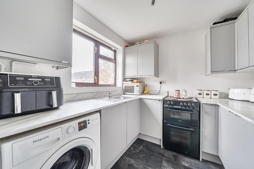 Property photo 3 of 15 1392883-17-697224901Ef5c.Jpg