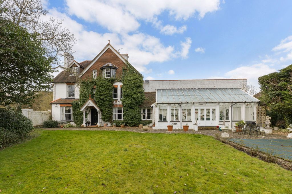 Property photo 2 of 14