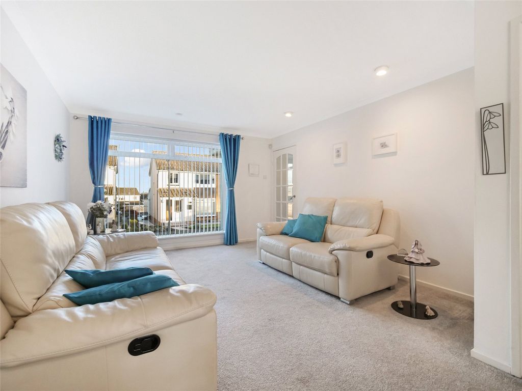 Property photo 2 of 26 Living Room