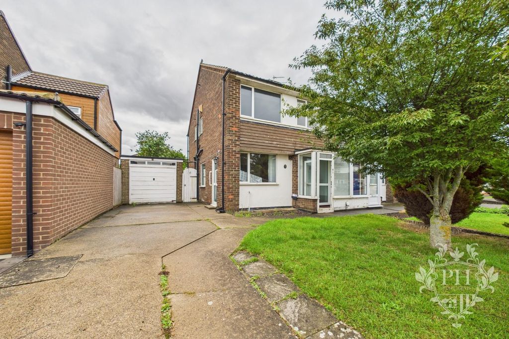 Property photo 1 of 15 Cam01415G0-Pr0450-Still025.Jpg