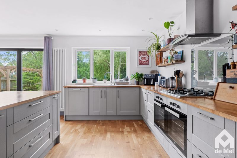 Property photo 2 of 16 Photo 10