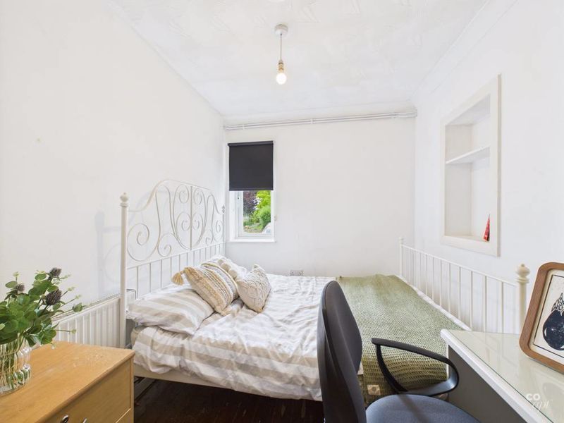 Property photo 1 of 12 Photo 7