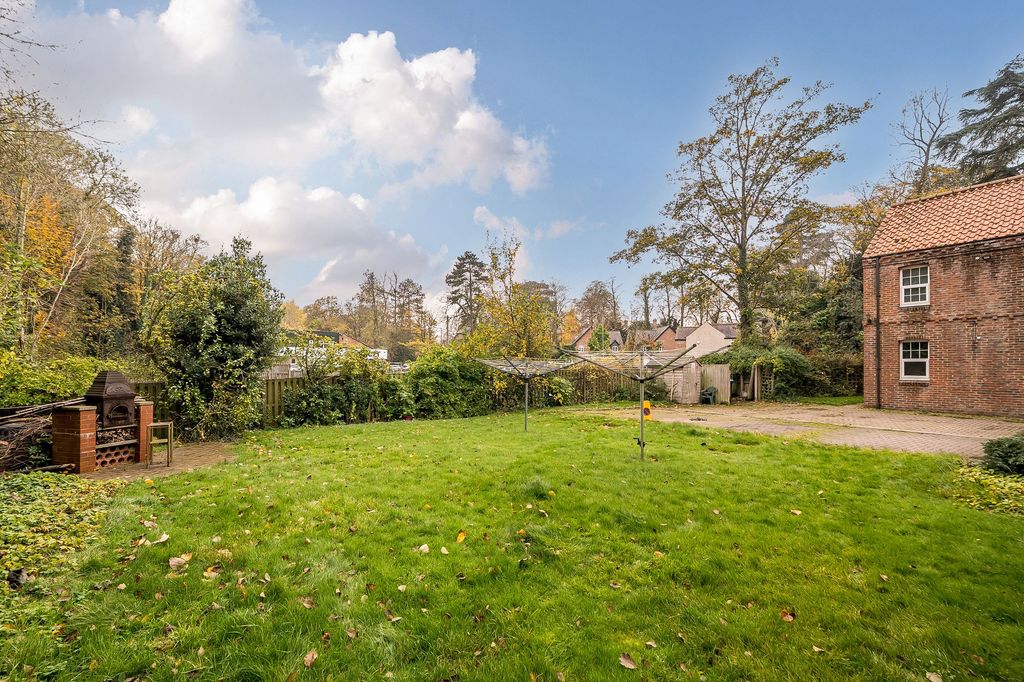 Property photo 3 of 14