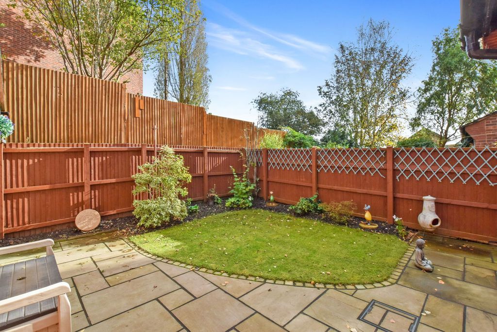 Property photo 2 of 24