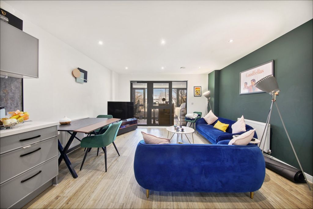 Property photo 3 of 13