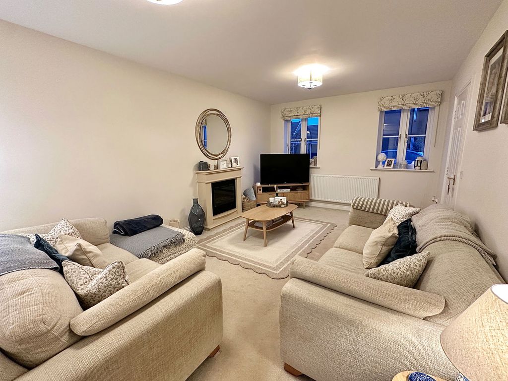 Property photo 3 of 25