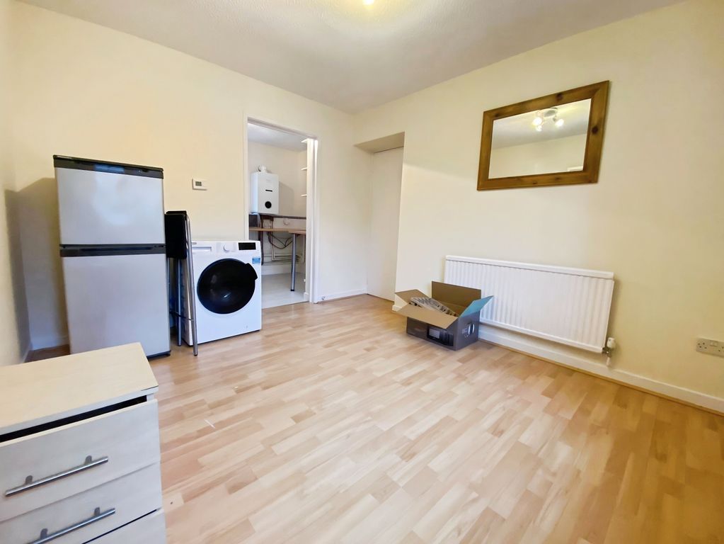 Property photo 2 of 4 Bedroom 1