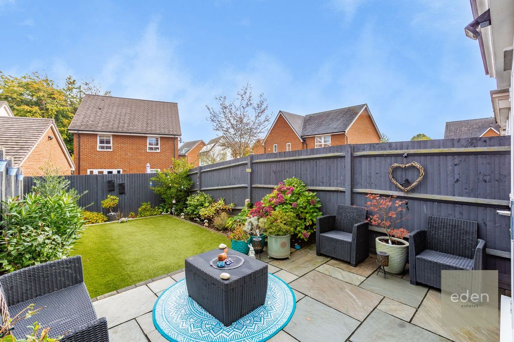 Property photo 2 of 20