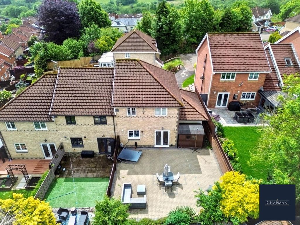 Property photo 2 of 33