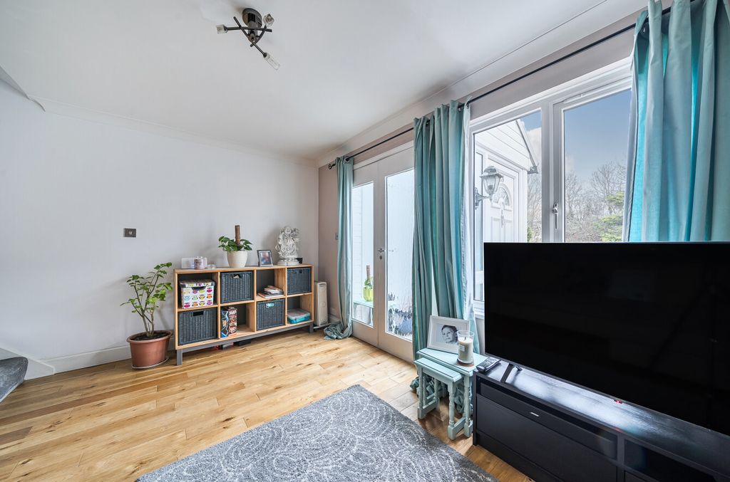 Property photo 3 of 20 Picture 3