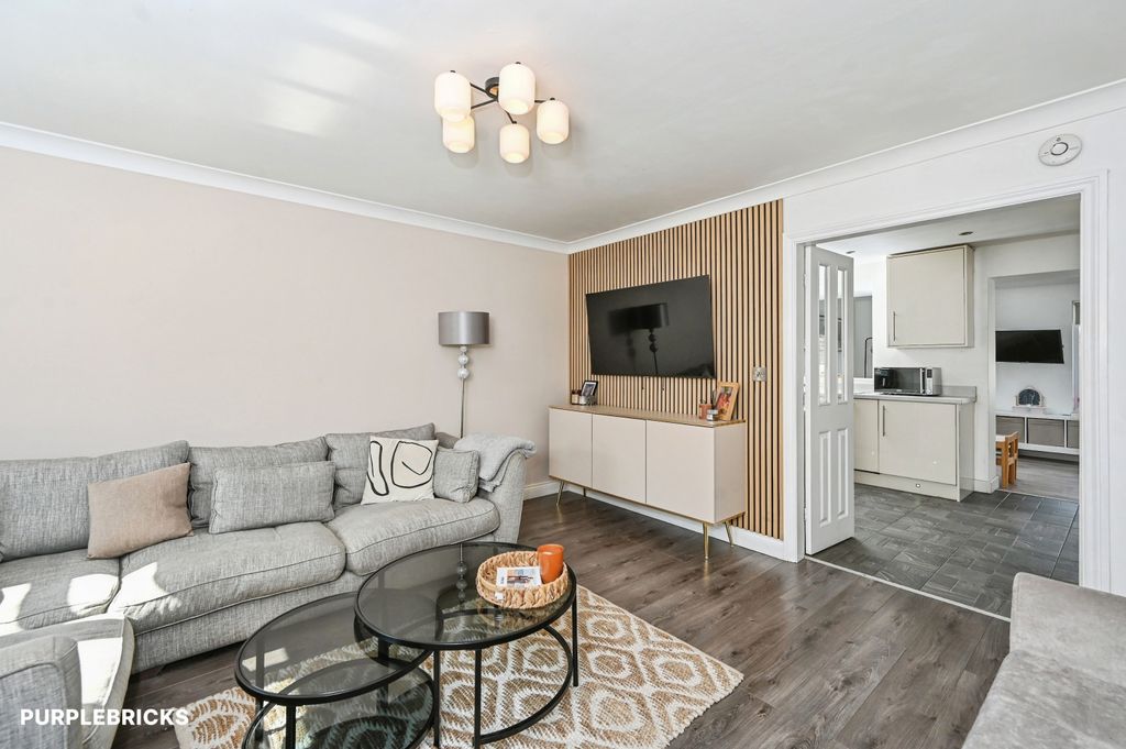 Property photo 2 of 24