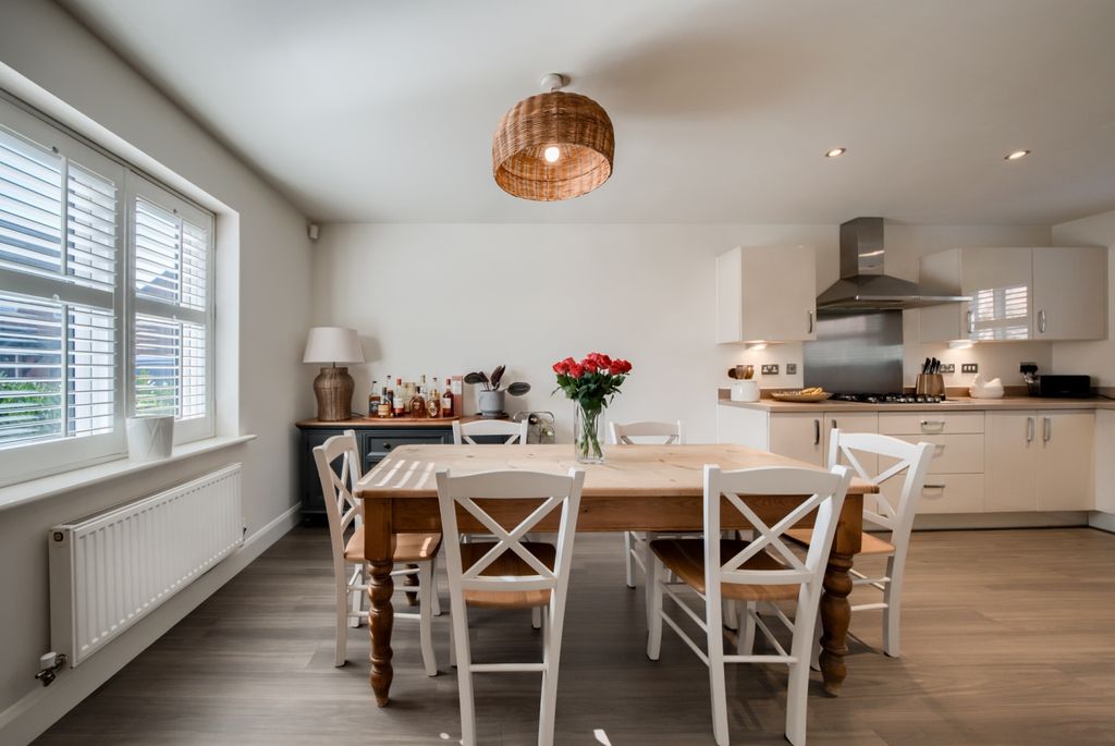 Property photo 2 of 22 Xt5A1522-Hdr(3)