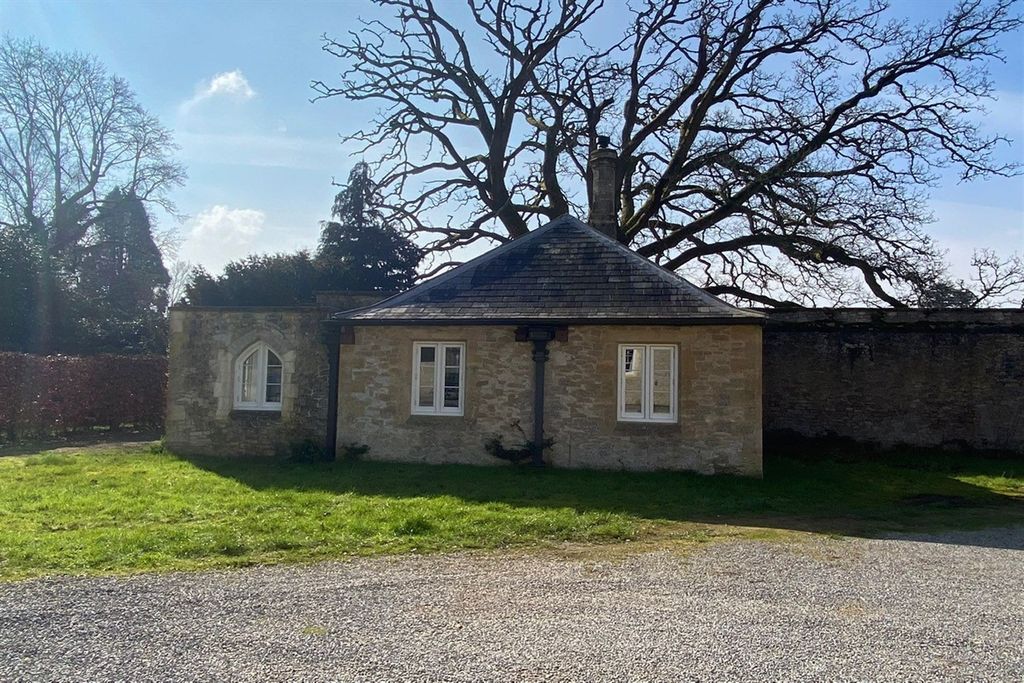 Property photo 1 of 7 (Main)