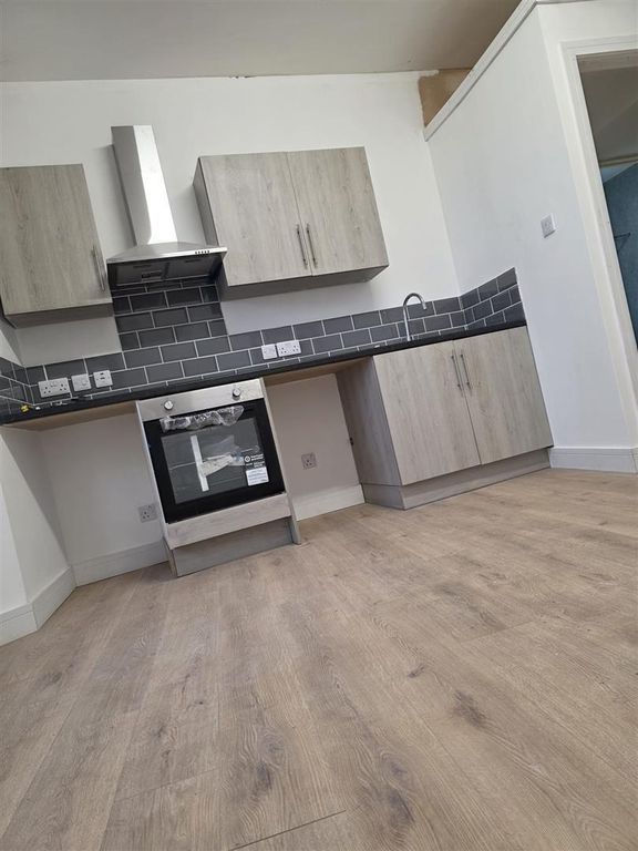 Property photo 1 of 9 Kitchen Rutlan.Jpg