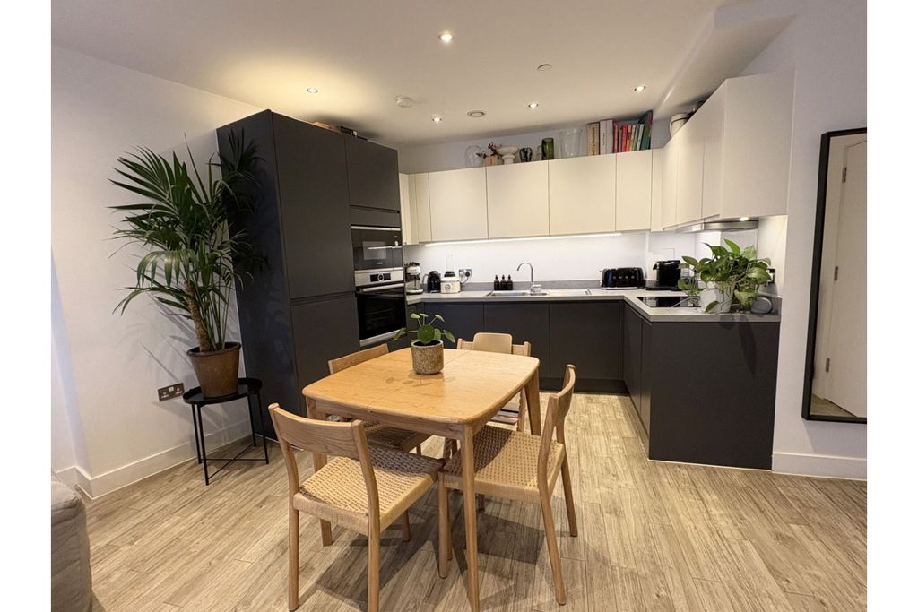 Property photo 2 of 11 Dining Area