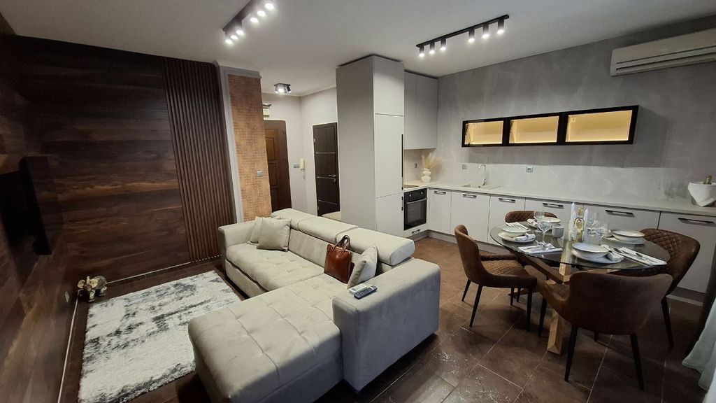 Property photo 3 of 25