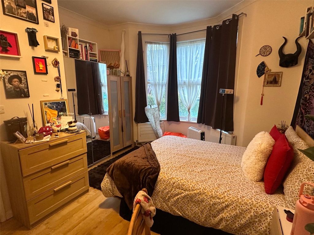 Property photo 3 of 9 Studio