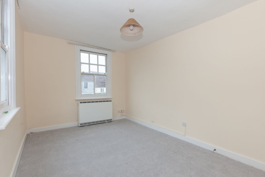 Property photo 3 of 7 180271