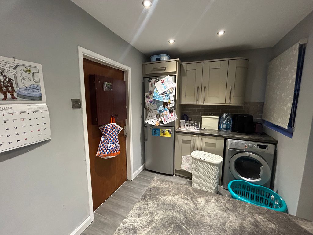 Property photo 3 of 10 Image