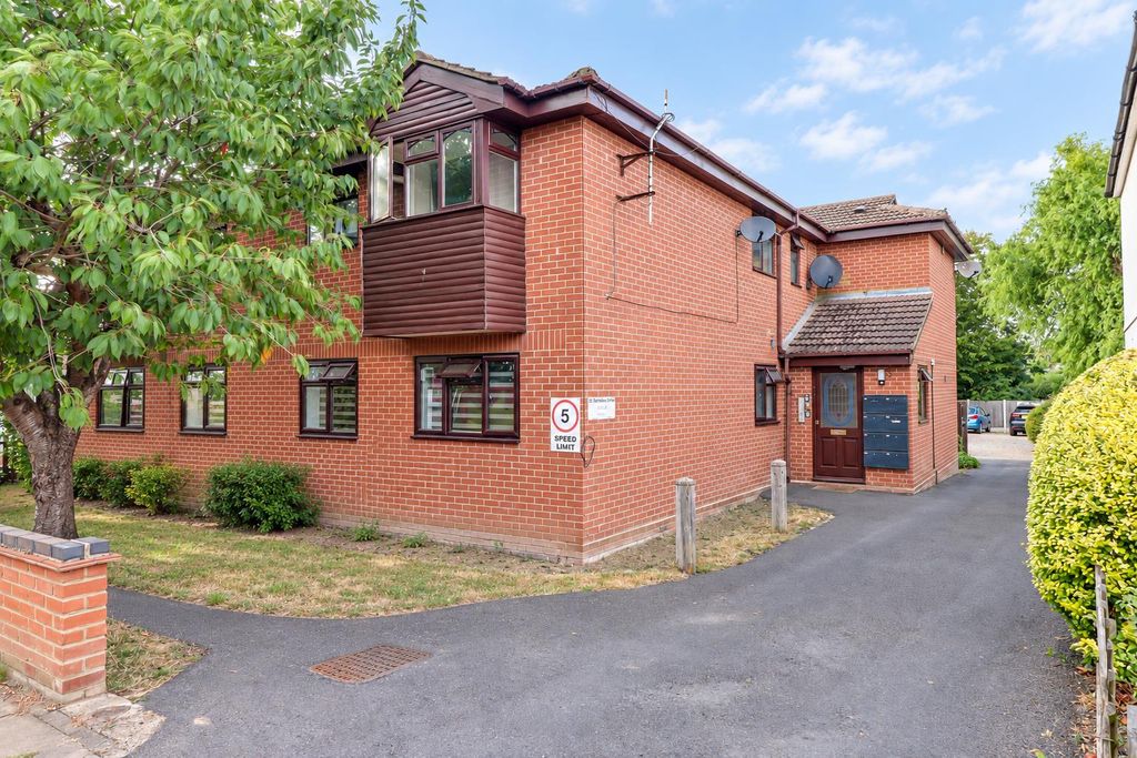 Property photo 1 of 8