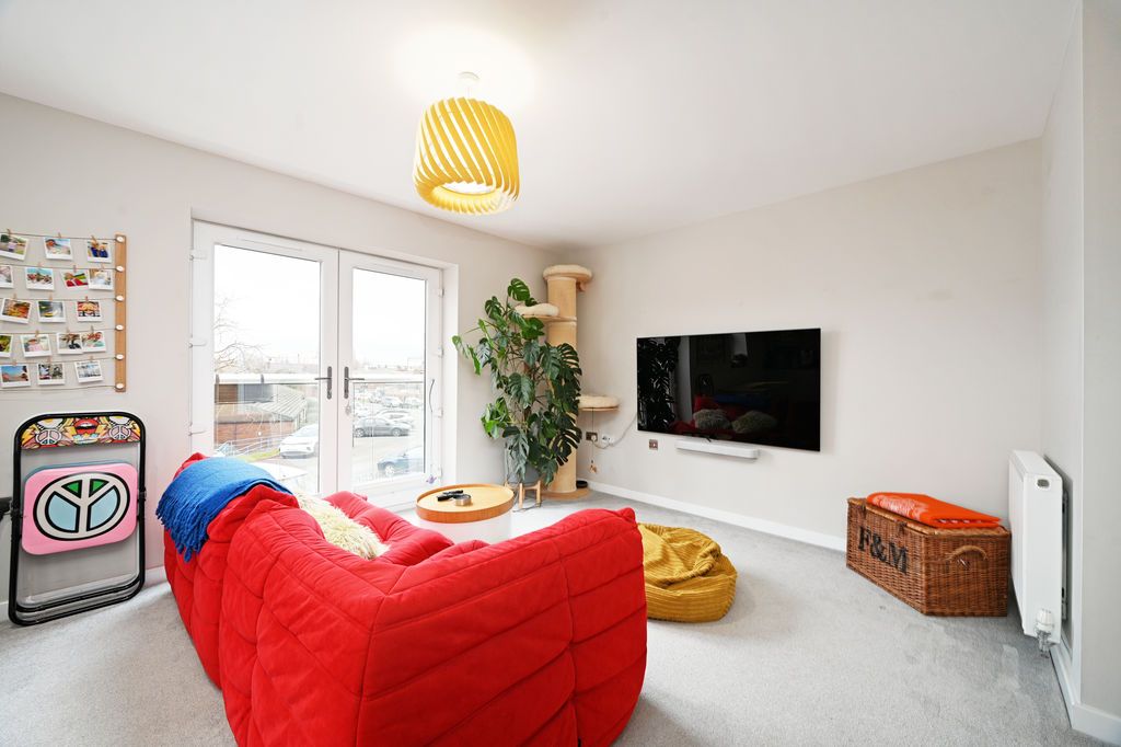 Additional image 8 of 2 bed flat for saleLime Tree House, Hunters Walk, Chesterfield S40