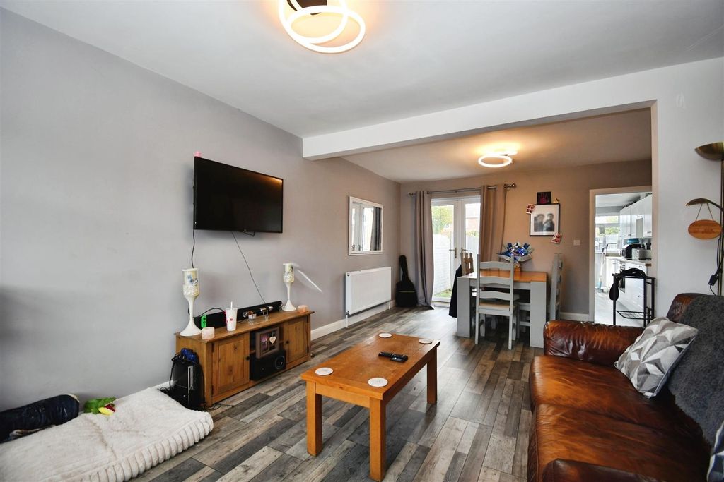 Property photo 2 of 17 F168526A-U 20 20 2829 29.Jpg