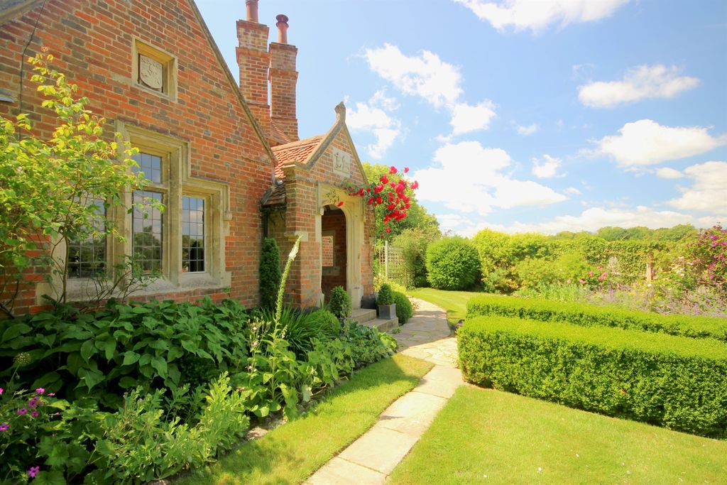 Property photo 2 of 30