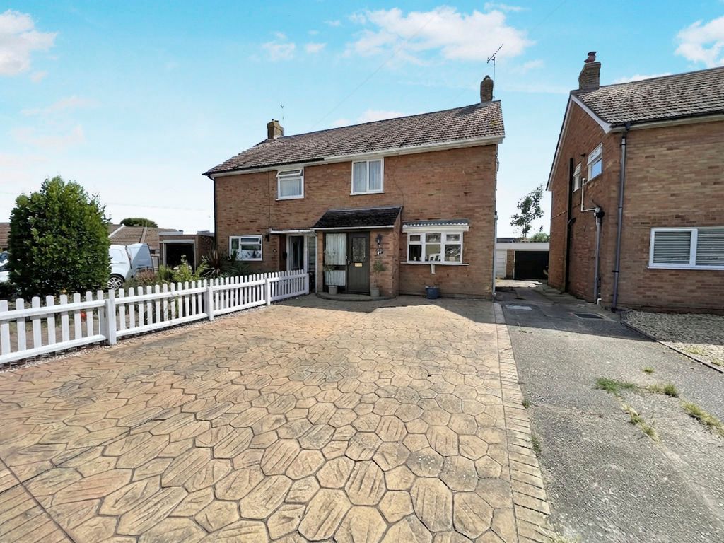 Property photo 1 of 16 Heath Road