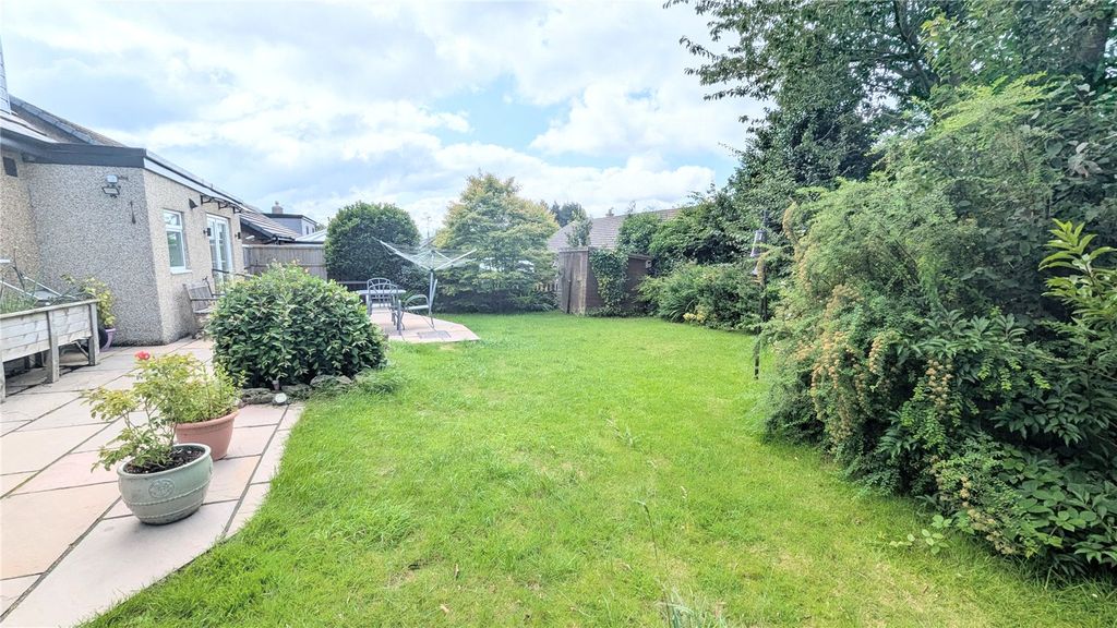 Property photo 2 of 33 Picture No. 31