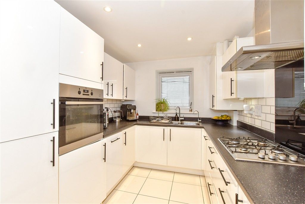 Property photo 2 of 14 Kitchen